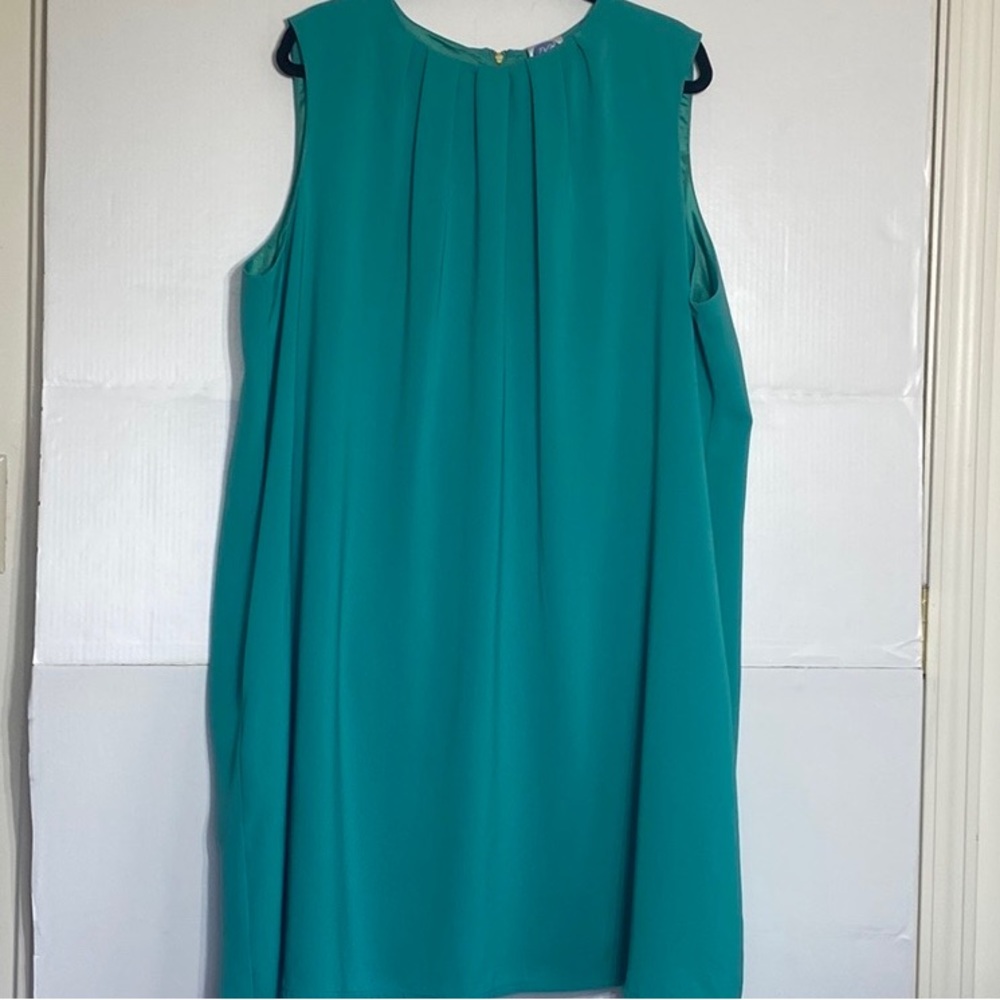 Diane Gilman size 3 X the video is closest to the color of the dress
